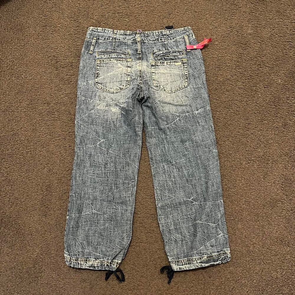 Y2K Dollhouse Low Rise Capris - Picture 5 of 5